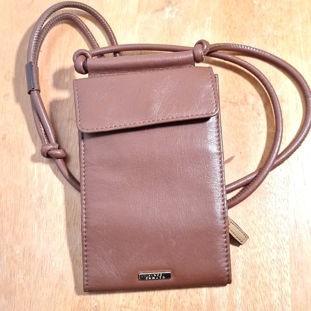 Vince Camuto crossbody wallet